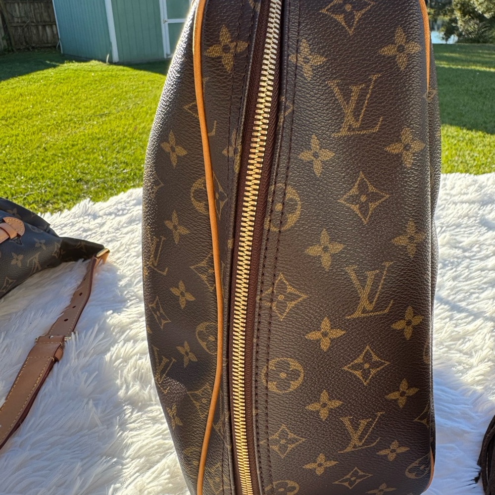 Louis Vuitton Excursion Monogram - Picture 4 of 13